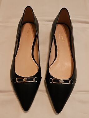 kate spade Hallie Flats. Black Pointed-Toe Loafers with Gold Accent. Size 10.